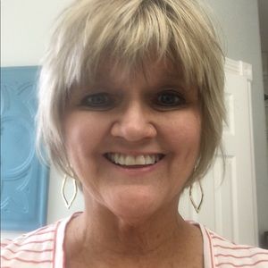 Meet your Posher, Pam